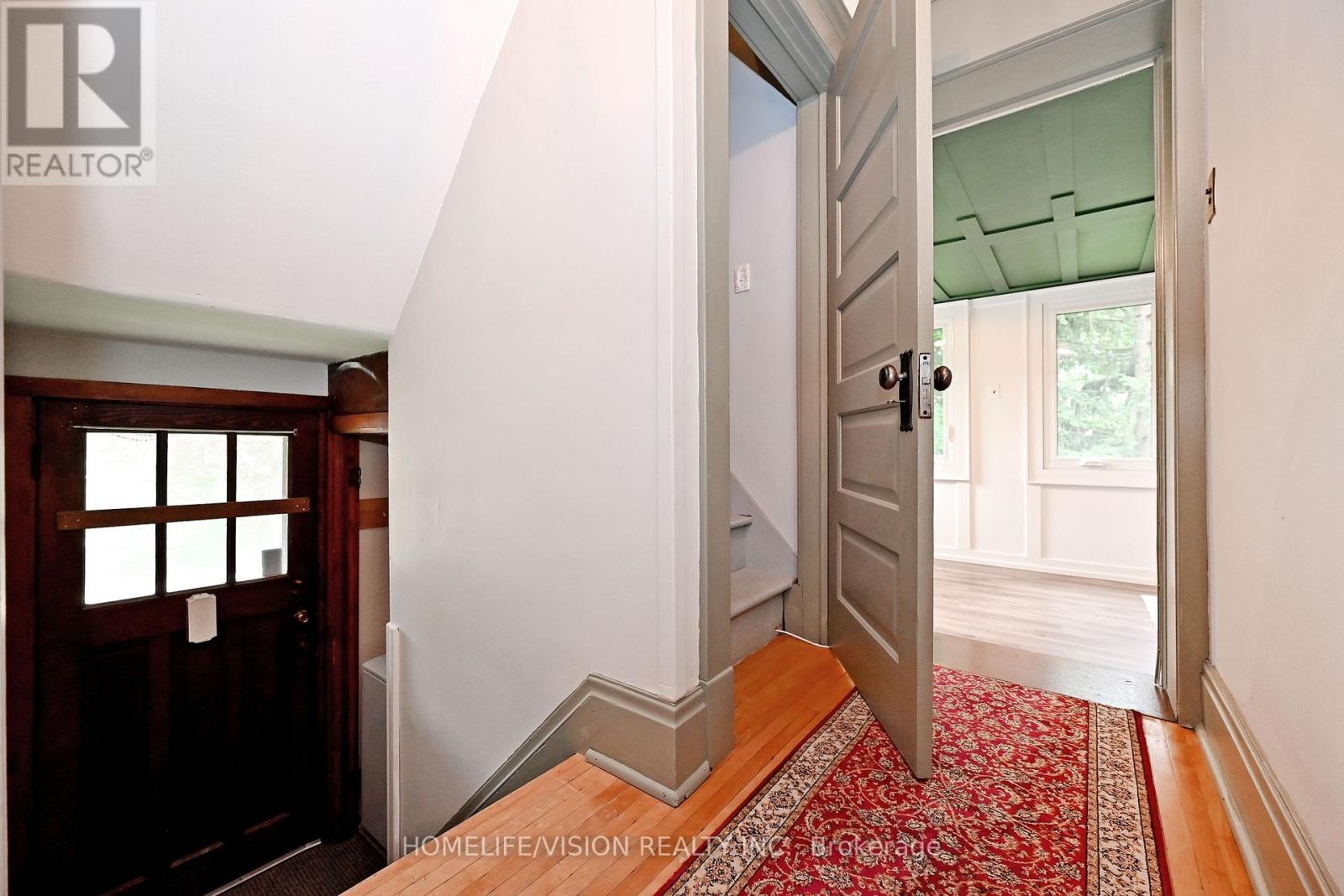 135 Elgin Street N Property Photo 34