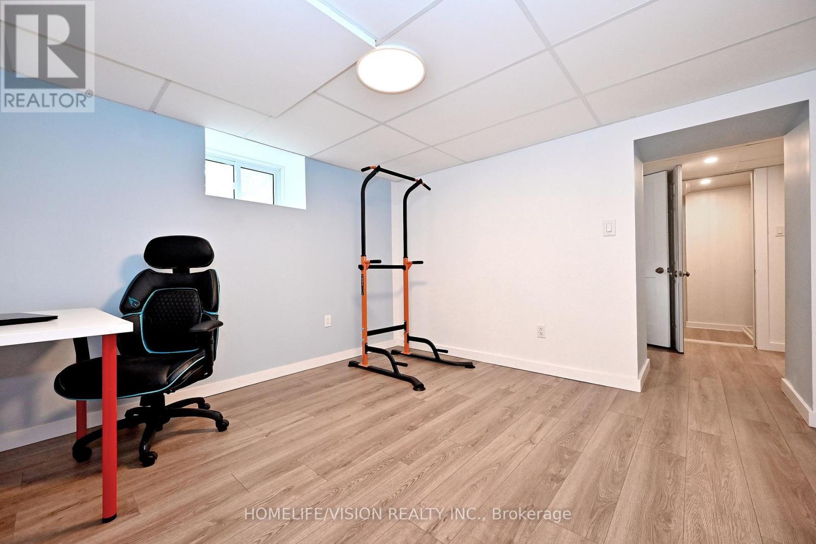 135 Elgin Street N Property Photo 37
