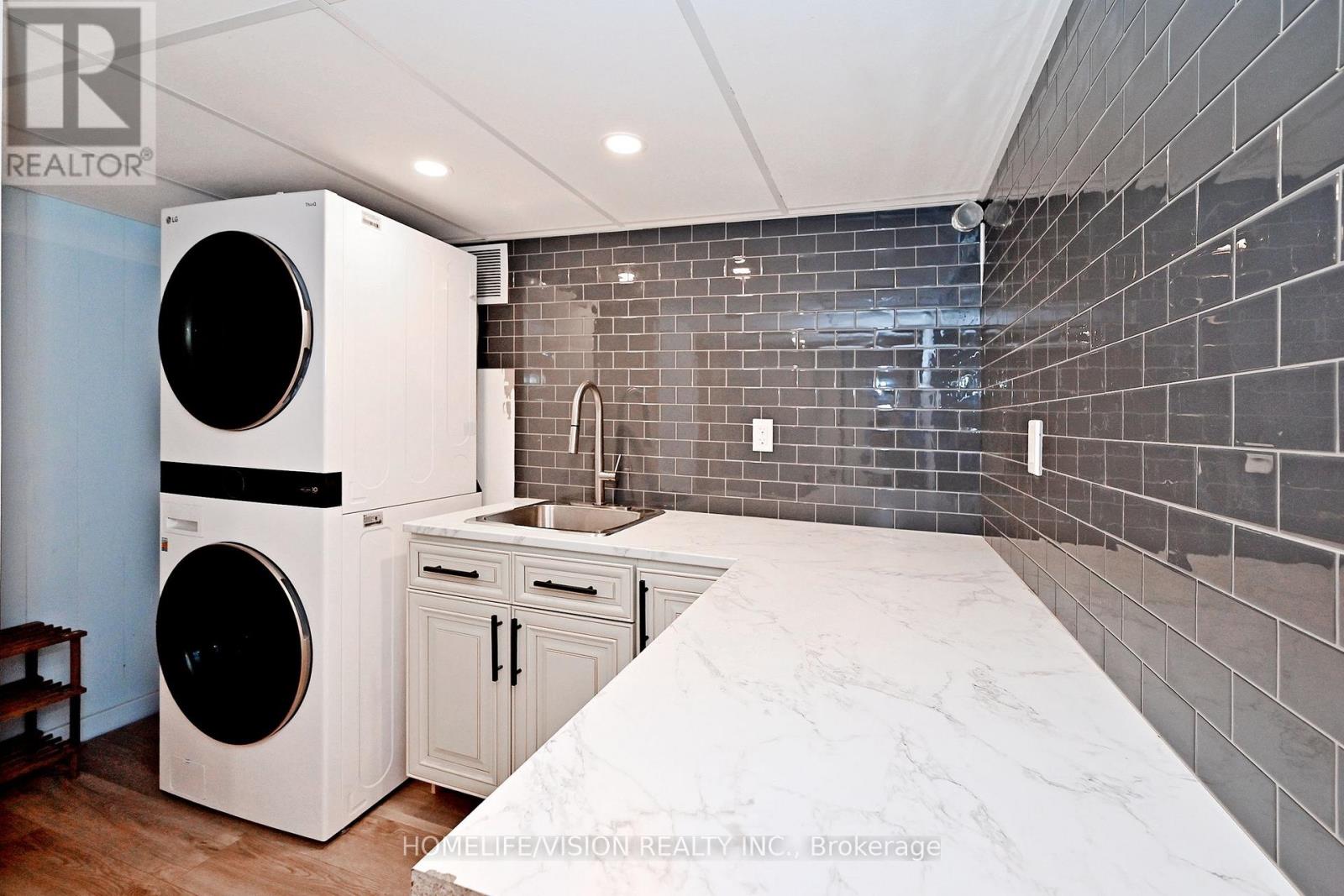 135 Elgin Street N Property Photo 39