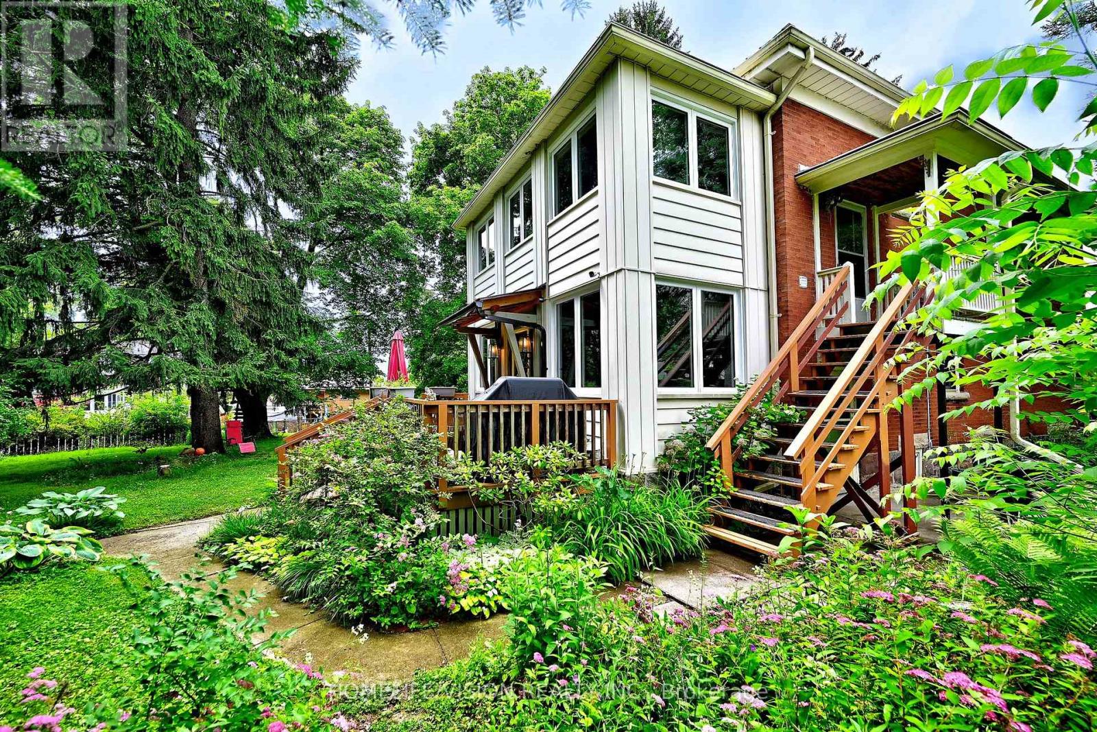 135 Elgin Street N Property Photo 41