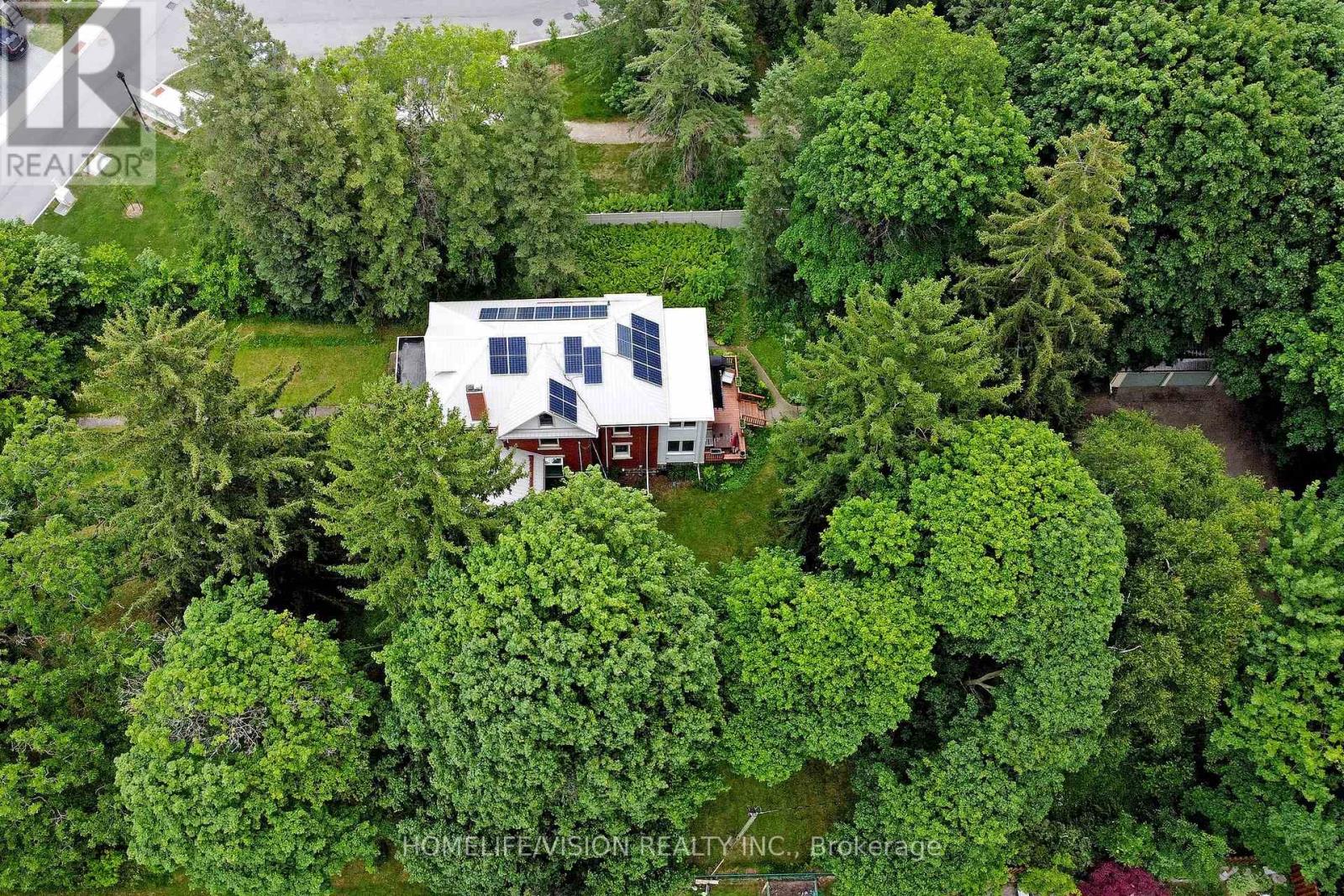 135 Elgin Street N Property Photo 45