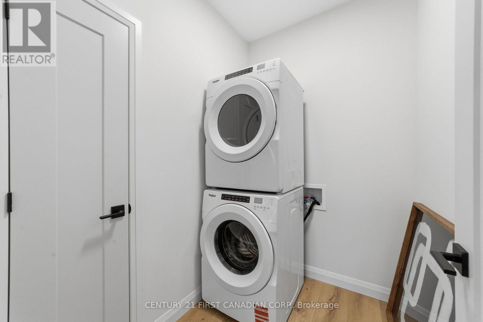 12 - 32 Postma Crescent Property Photo 9