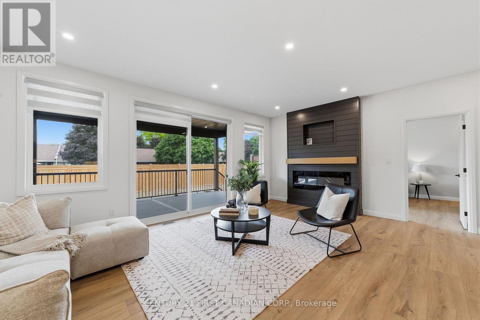 12 - 32 Postma Crescent Property Photo 14