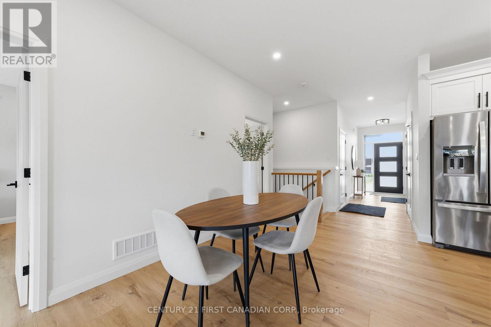 12 - 32 Postma Crescent Property Photo 16