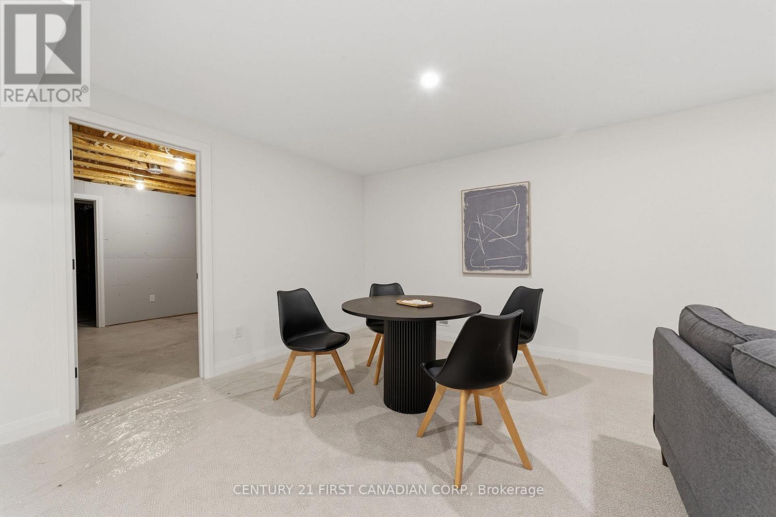 12 - 32 Postma Crescent Property Photo 21