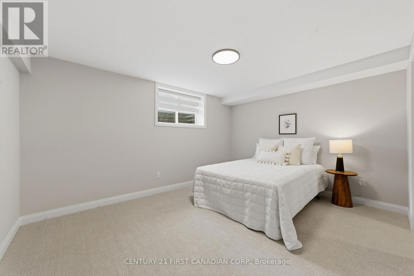 12 - 32 Postma Crescent Property Photo 24