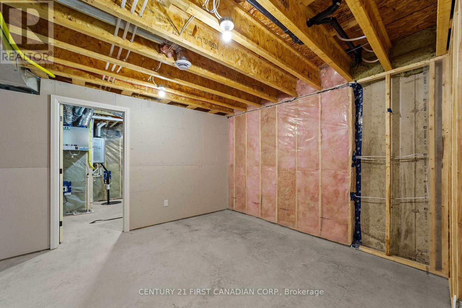 12 - 32 Postma Crescent Property Photo 26