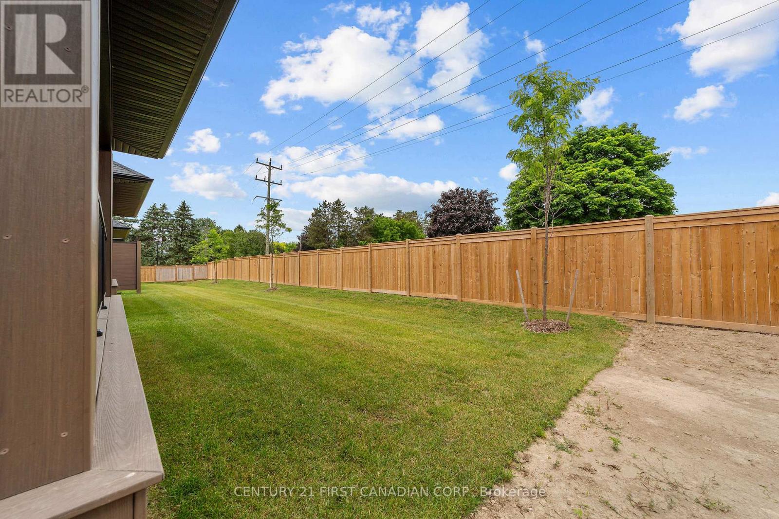 12 - 32 Postma Crescent Property Photo 28
