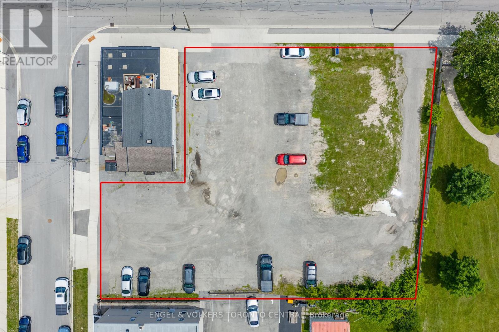 619 King Street Property Photo 5