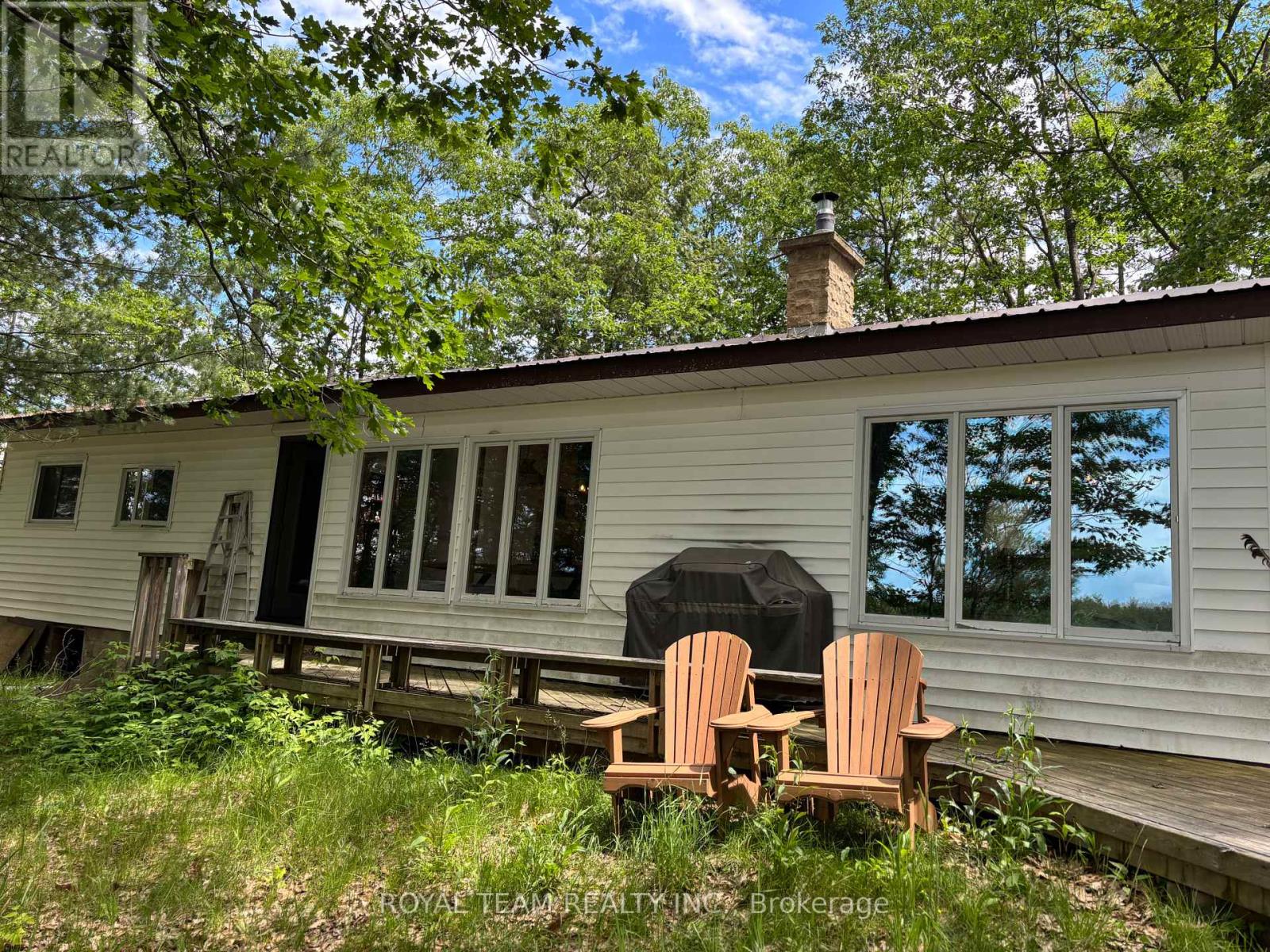 1851 Deep Bay Road Property Photo 2