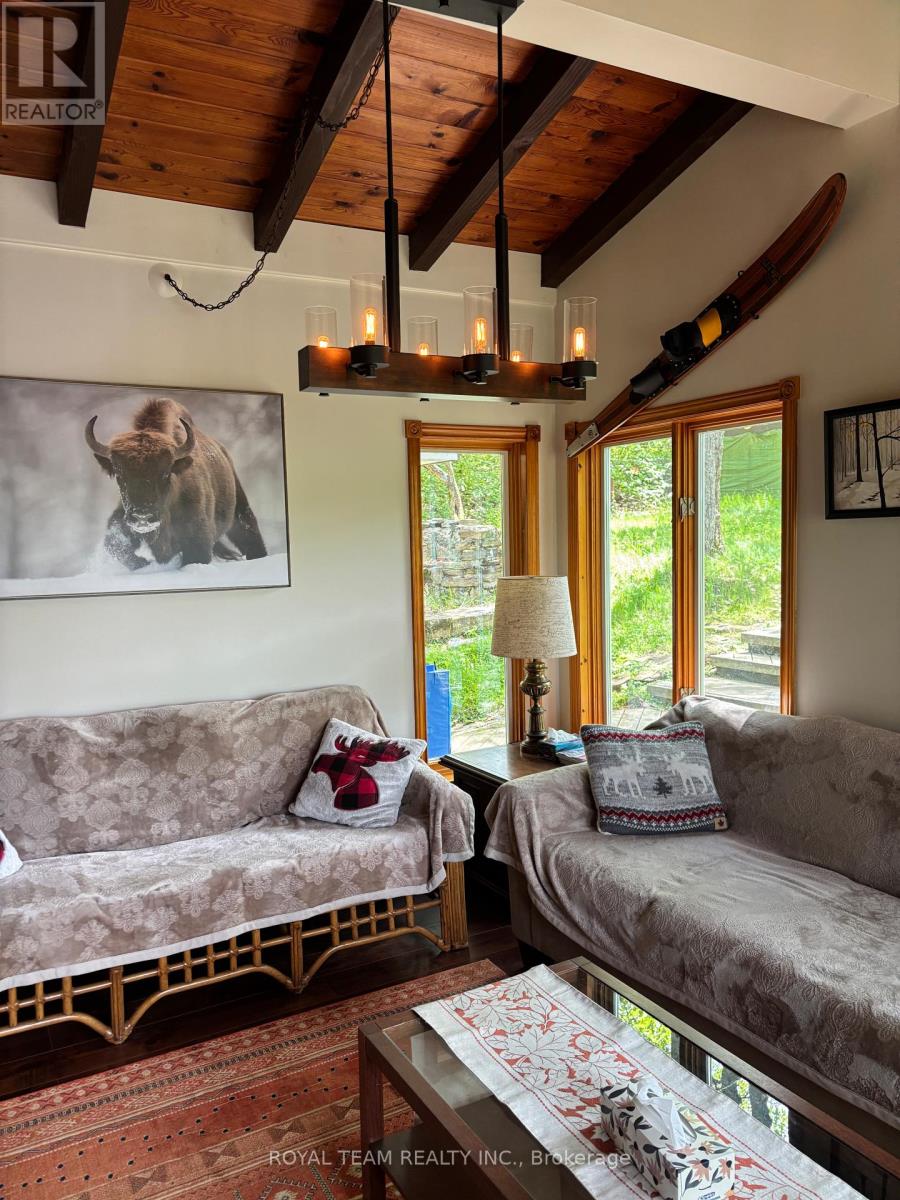 1851 Deep Bay Road Property Photo 10