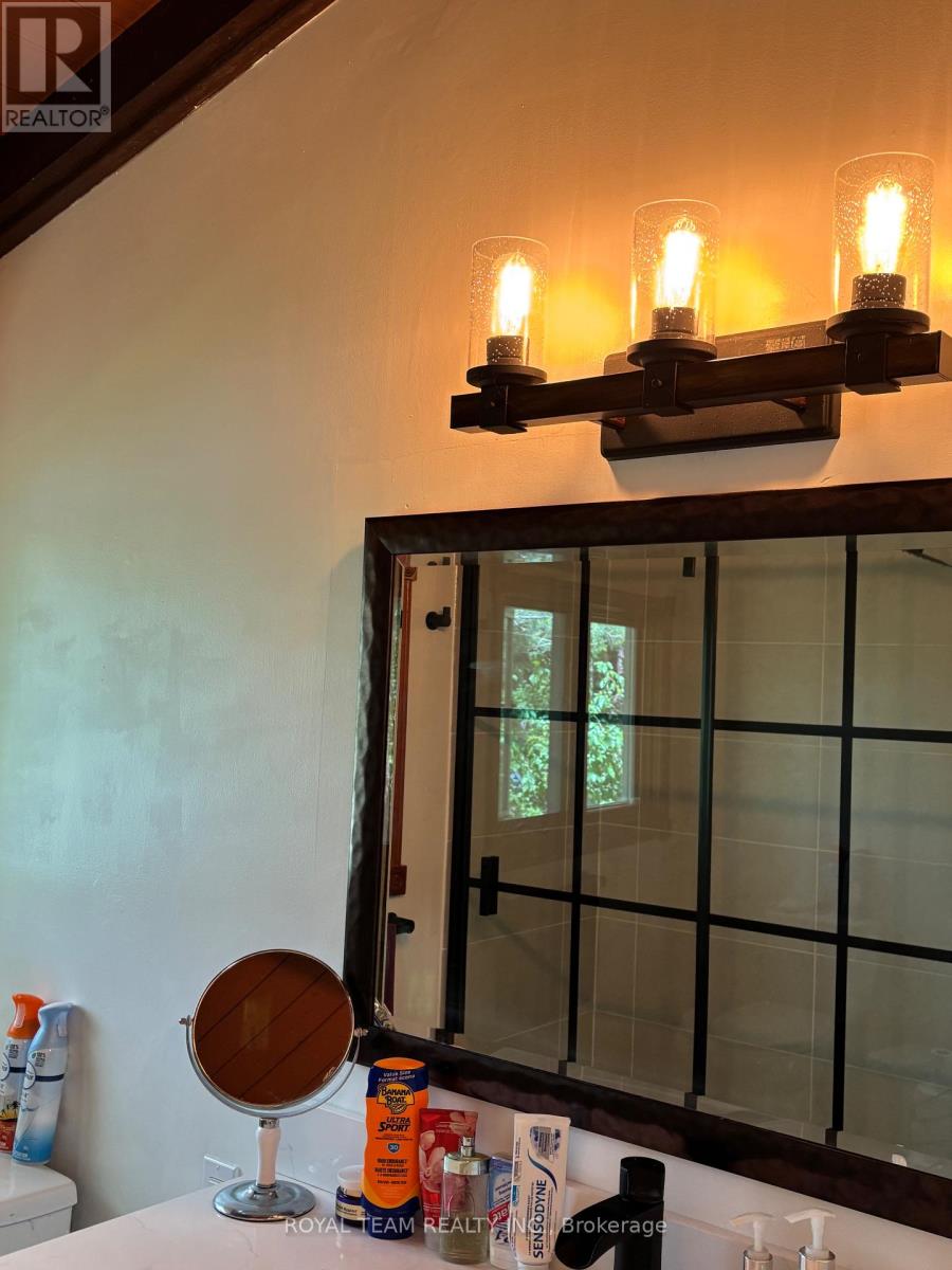 1851 Deep Bay Road Property Photo 18