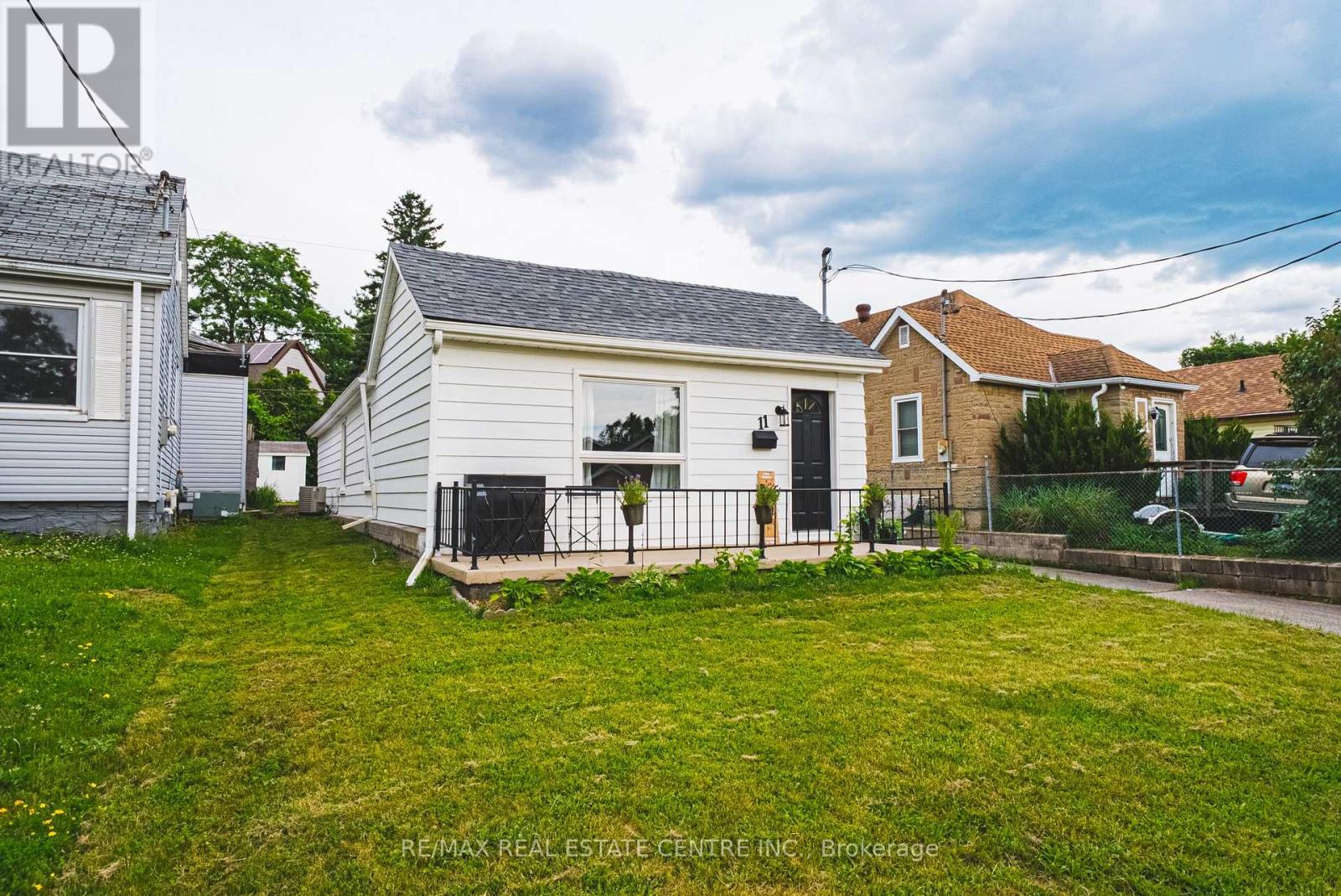 11 Broadview Crescent Property Photo 3