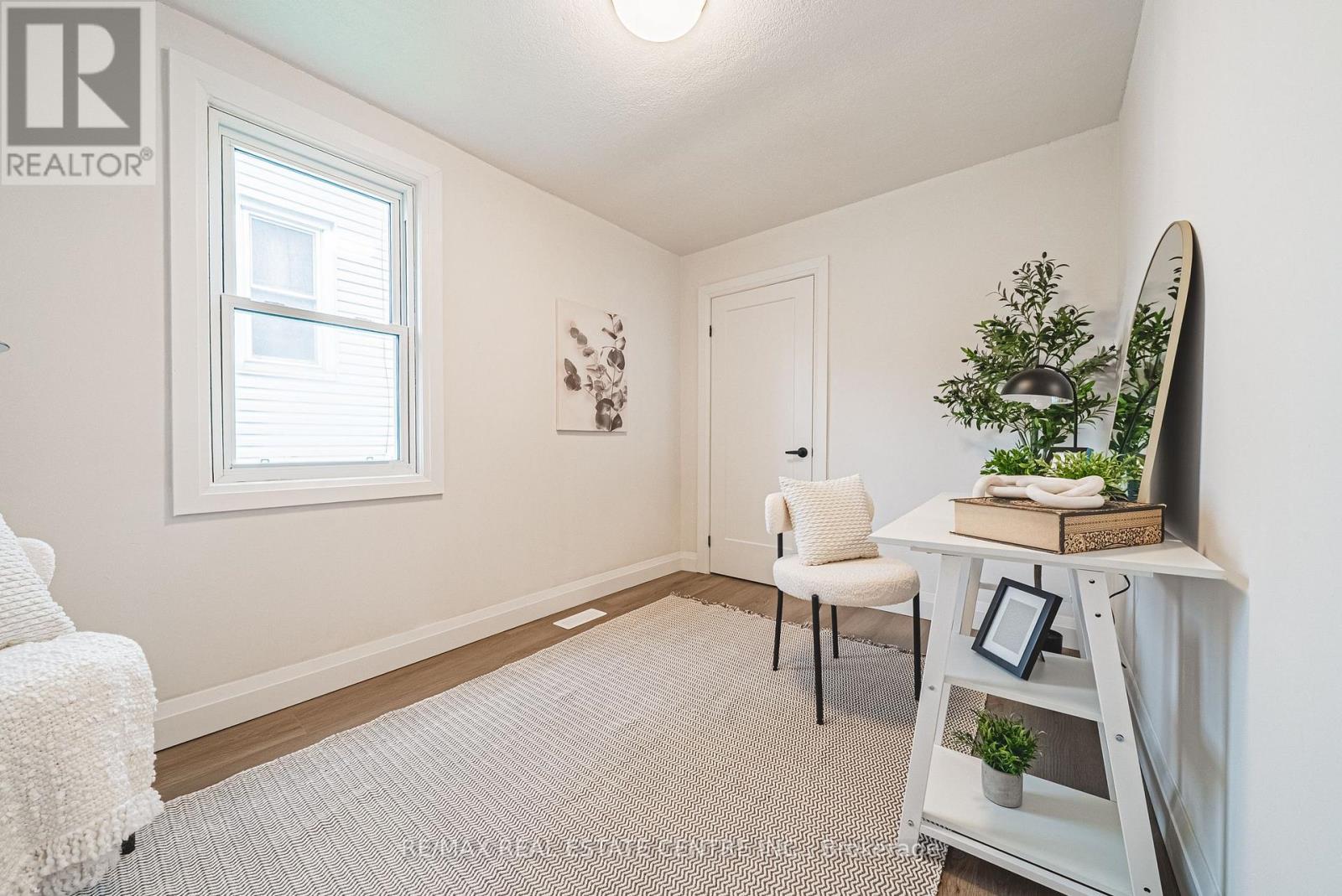 11 Broadview Crescent Property Photo 8