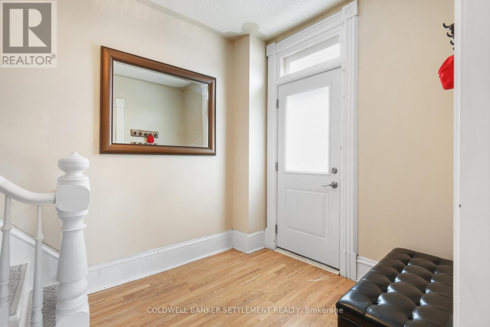 51 Main Street W Property Photo 3