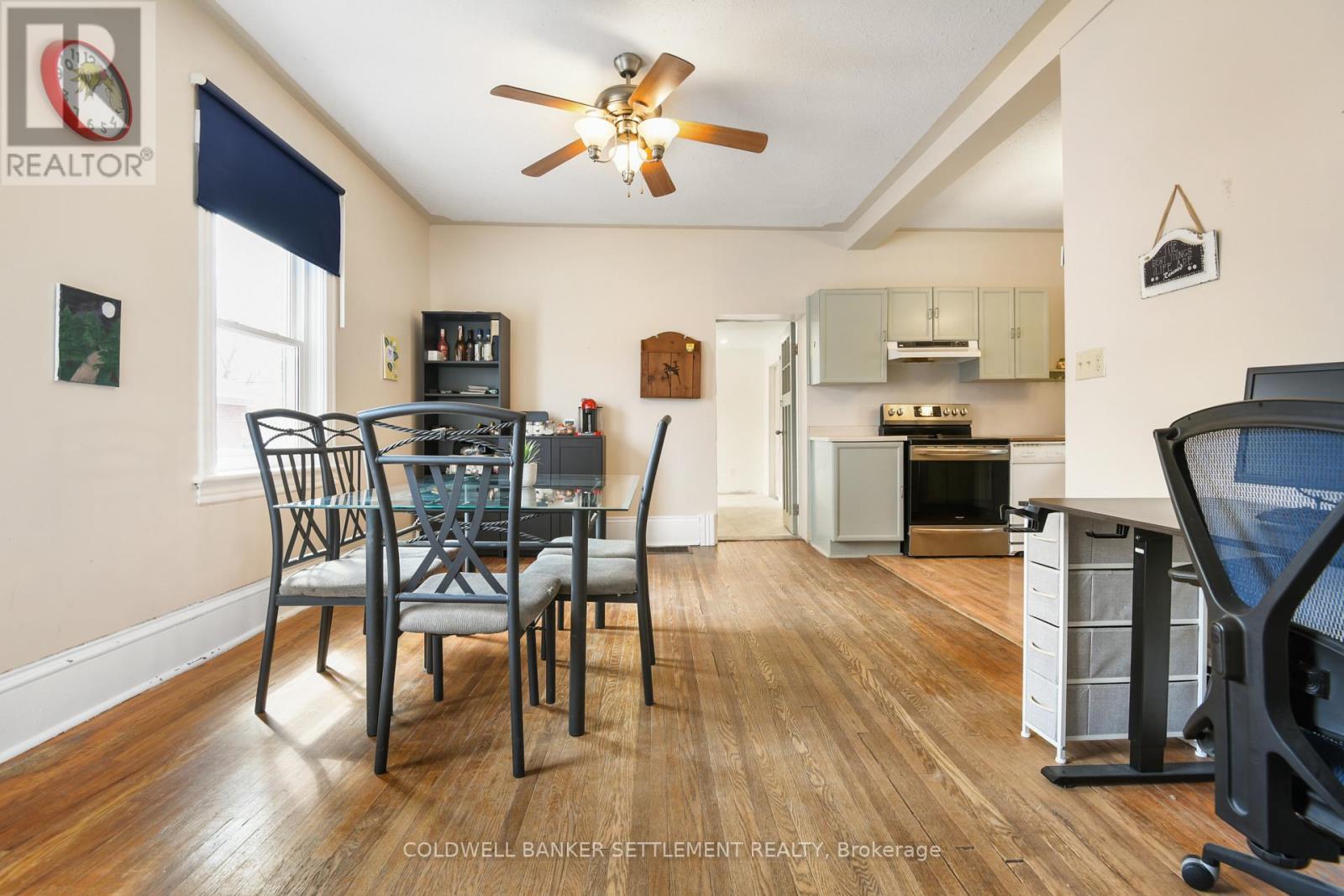 51 Main Street W Property Photo 8