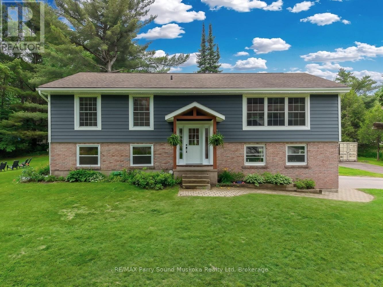 109 North Road N Property Photo 6