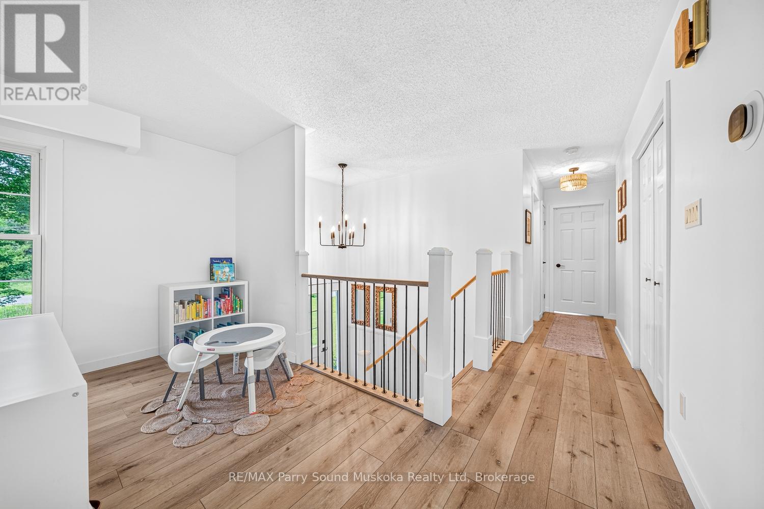 109 North Road N Property Photo 9