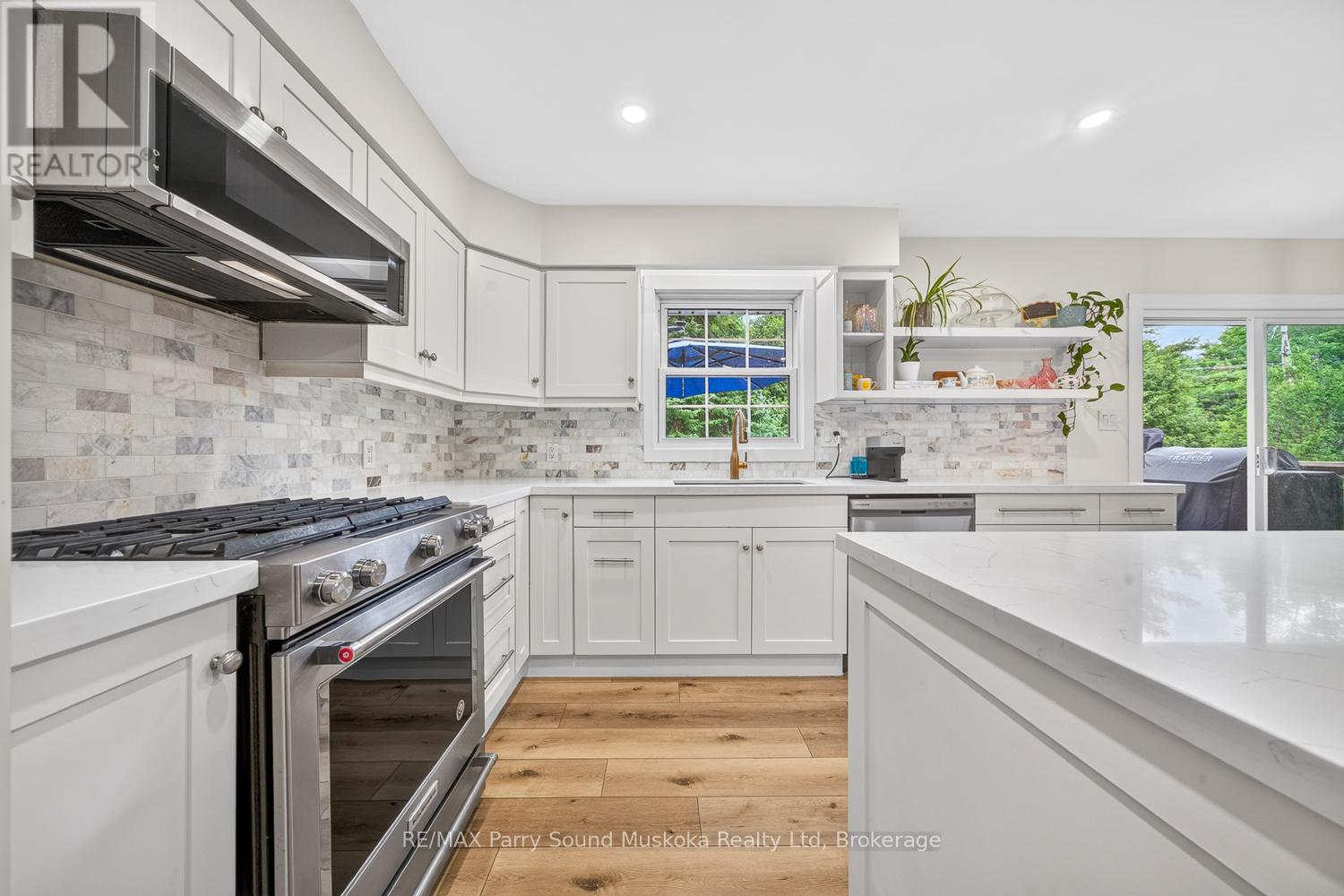 109 North Road N Property Photo 17