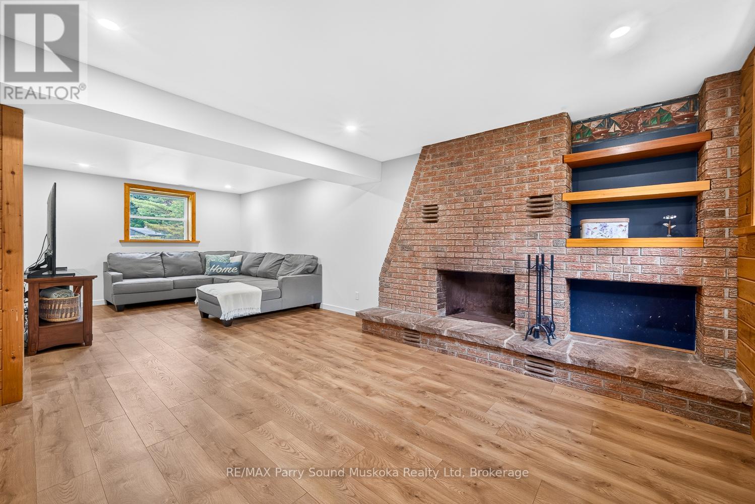 109 North Road N Property Photo 32