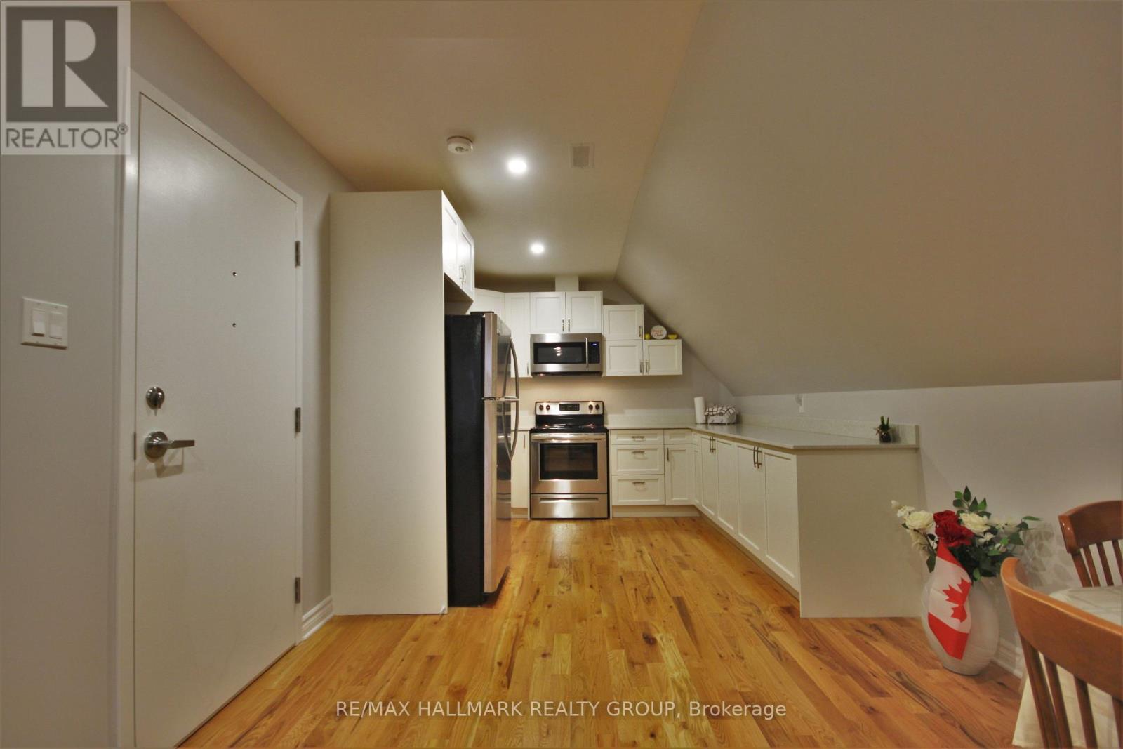 7 - 768 Usborne Street Property Photo 4