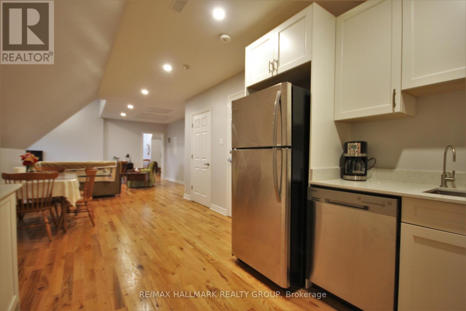 7 - 768 Usborne Street Property Photo 8