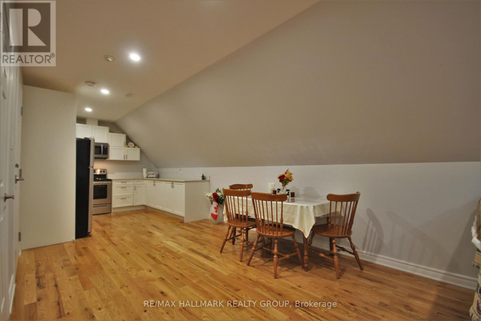 7 - 768 Usborne Street Property Photo 9