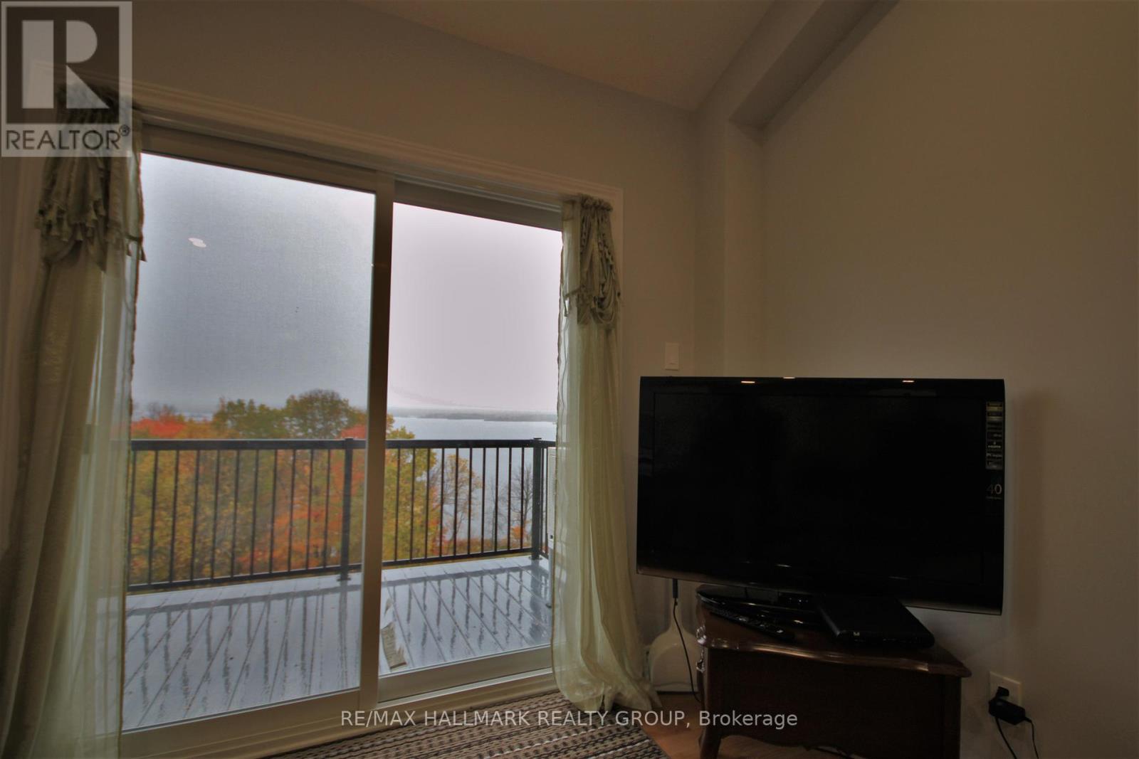7 - 768 Usborne Street Property Photo 12