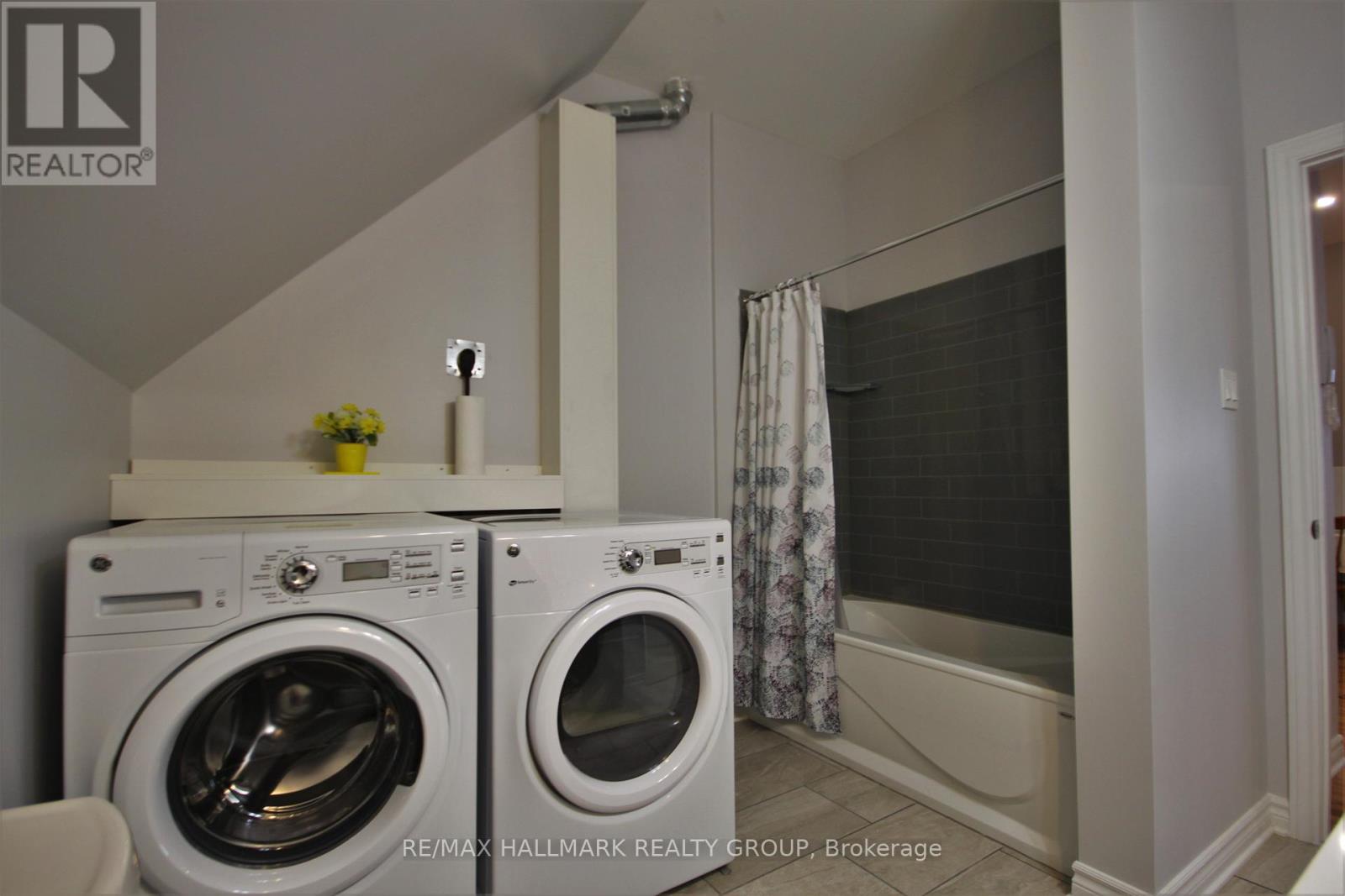 7 - 768 Usborne Street Property Photo 19