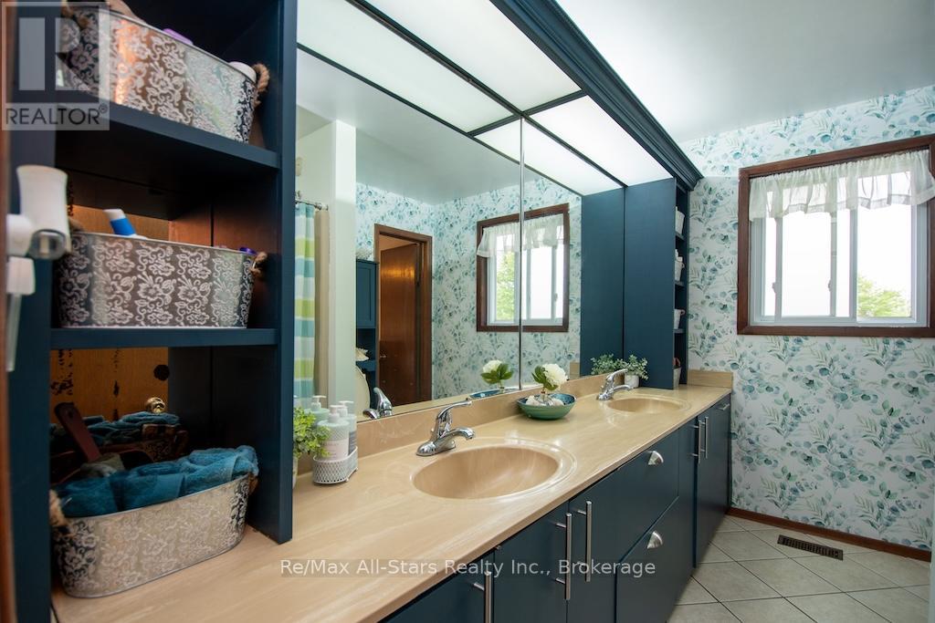 421 Ogemah Road Property Photo 29