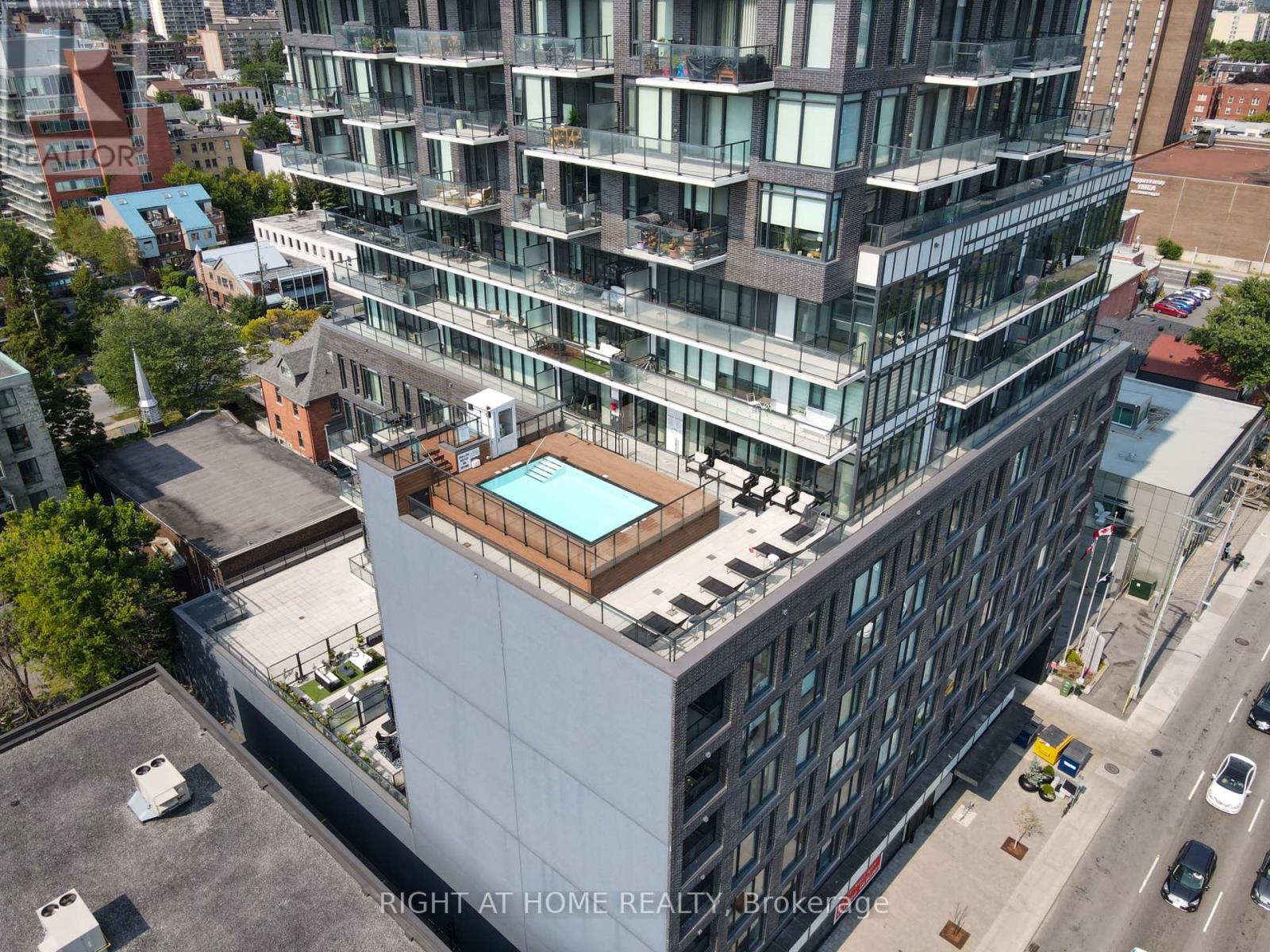 1804 - 203 Catherine Street Property Photo 2