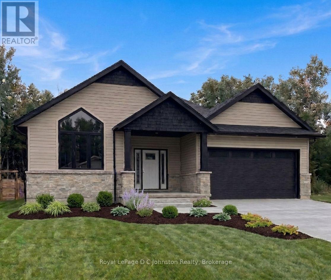 14 LAKEFOREST DRIVE Property Photo 1