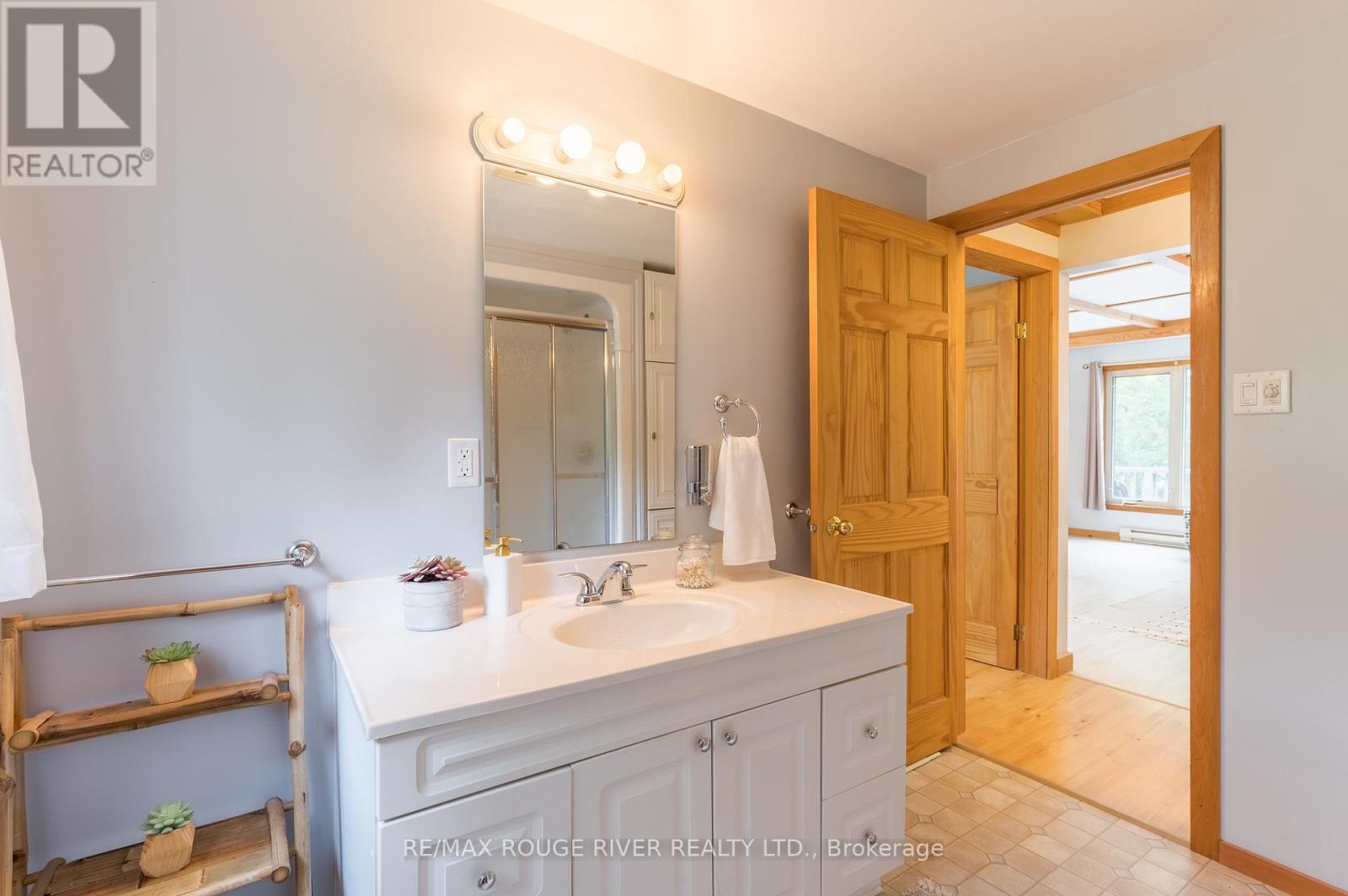 1280 Birchview Road Property Photo 32