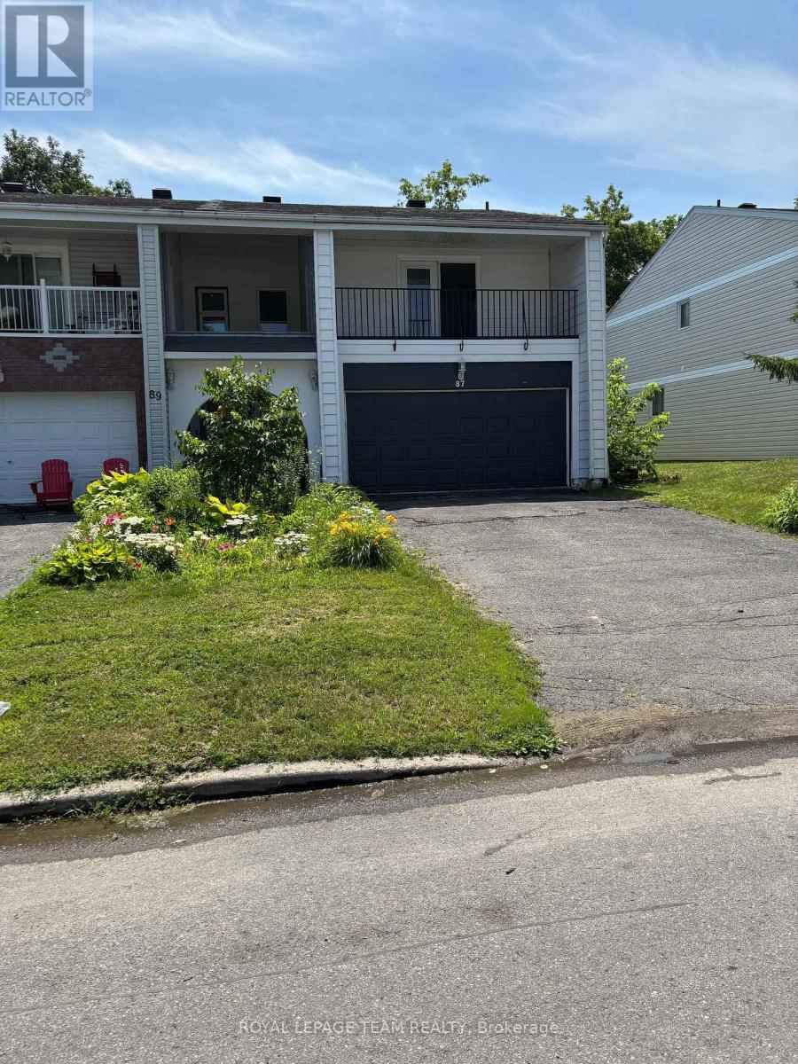 87 GRADY CRESCENT