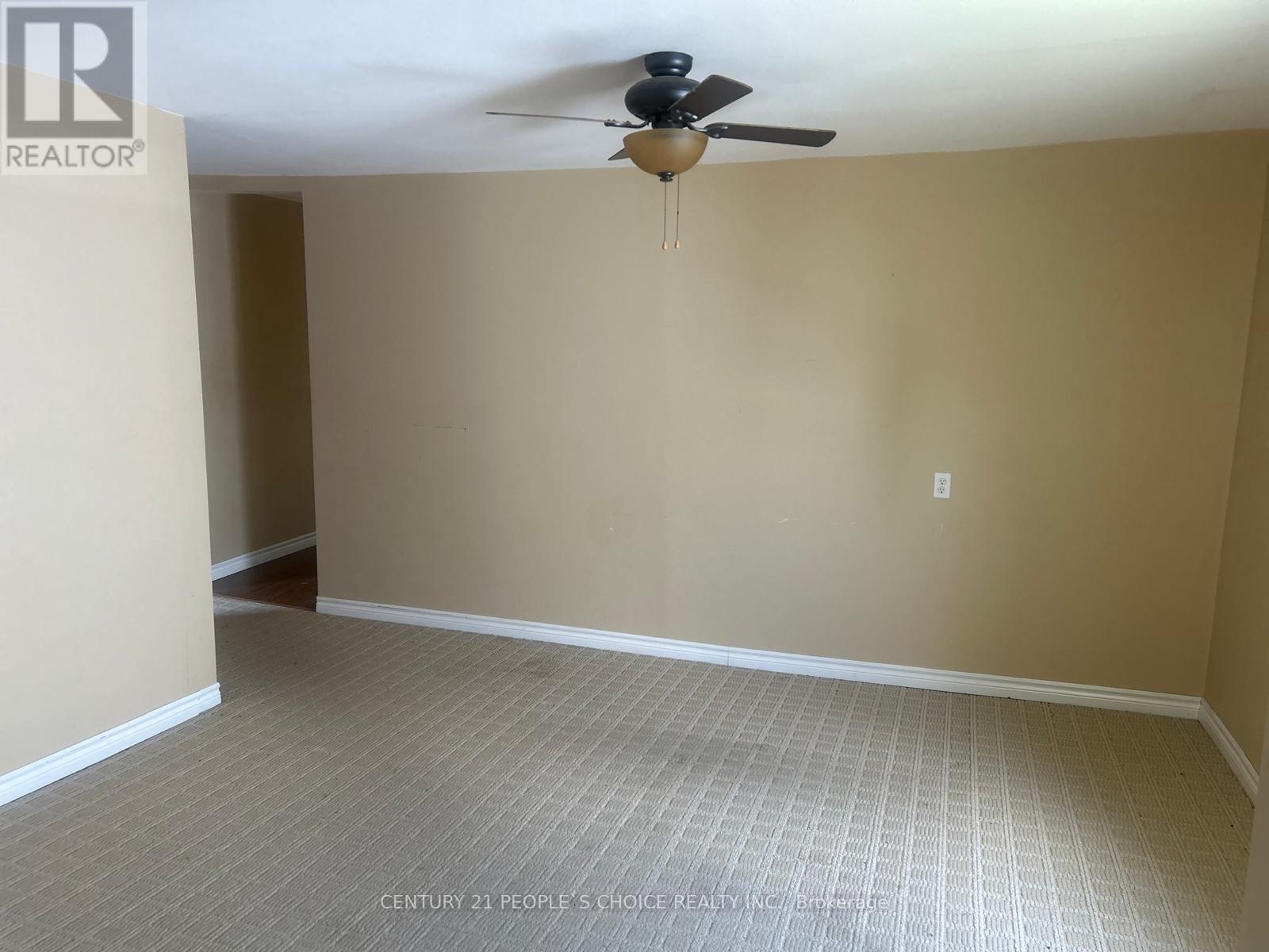179 Main Street W Property Photo 2