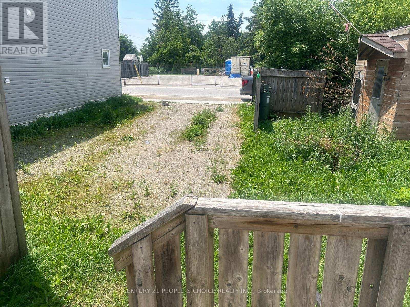 179 Main Street W Property Photo 17