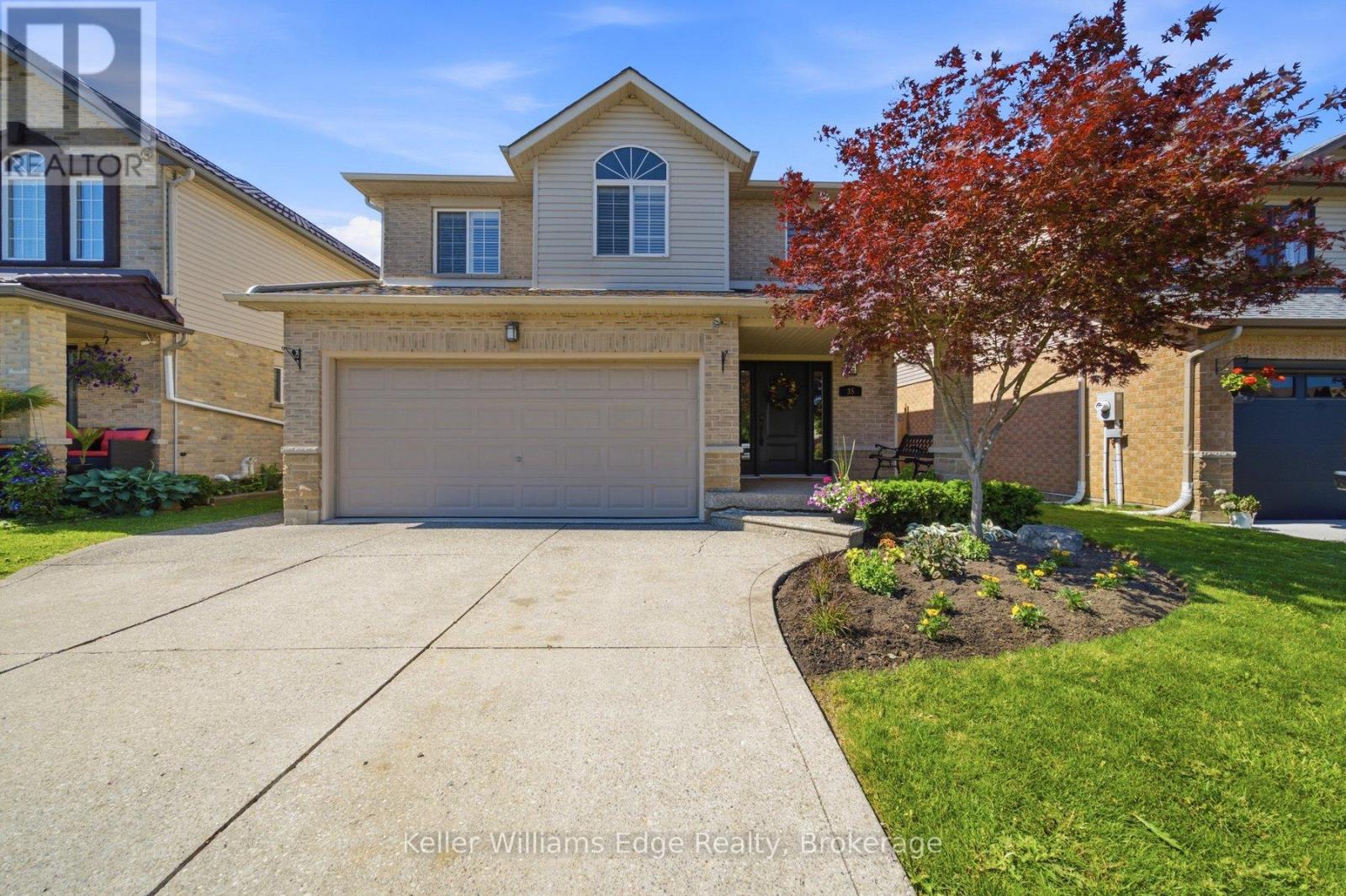 35 ROSEBURY WAY Property Photo 1