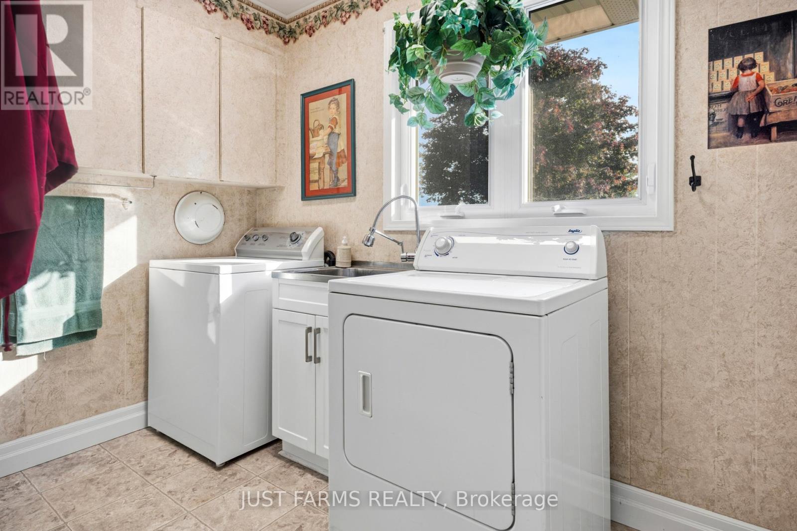 8297 St. Andrew's Line Property Photo 22