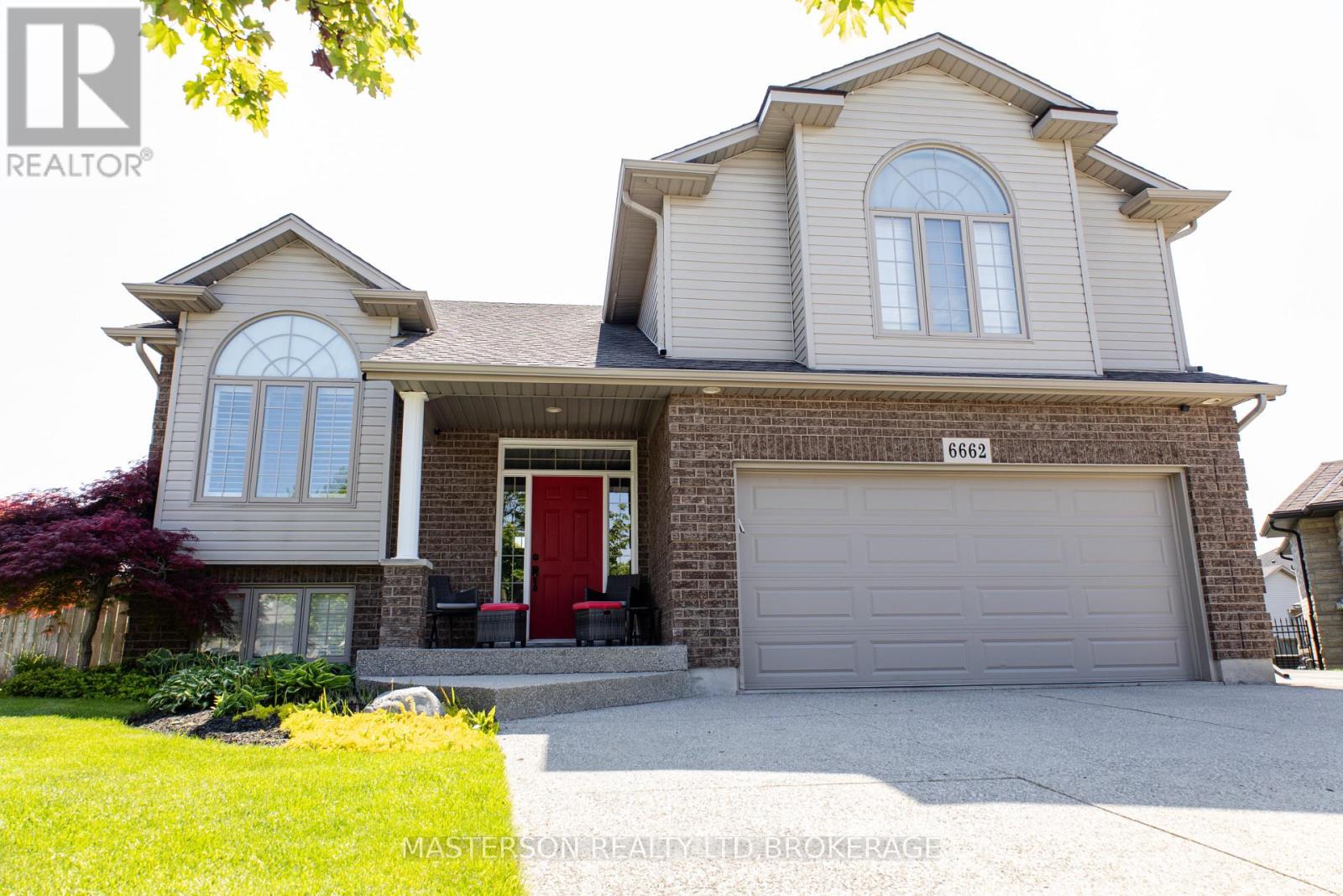 6662 Alina Court Property Photo 1
