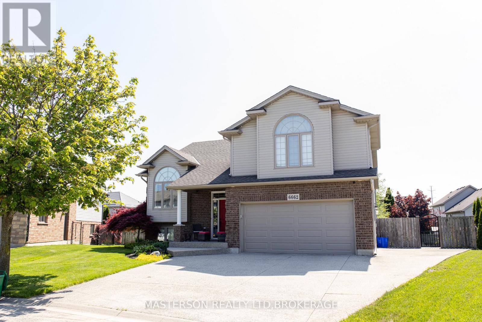 6662 Alina Court Property Photo 2