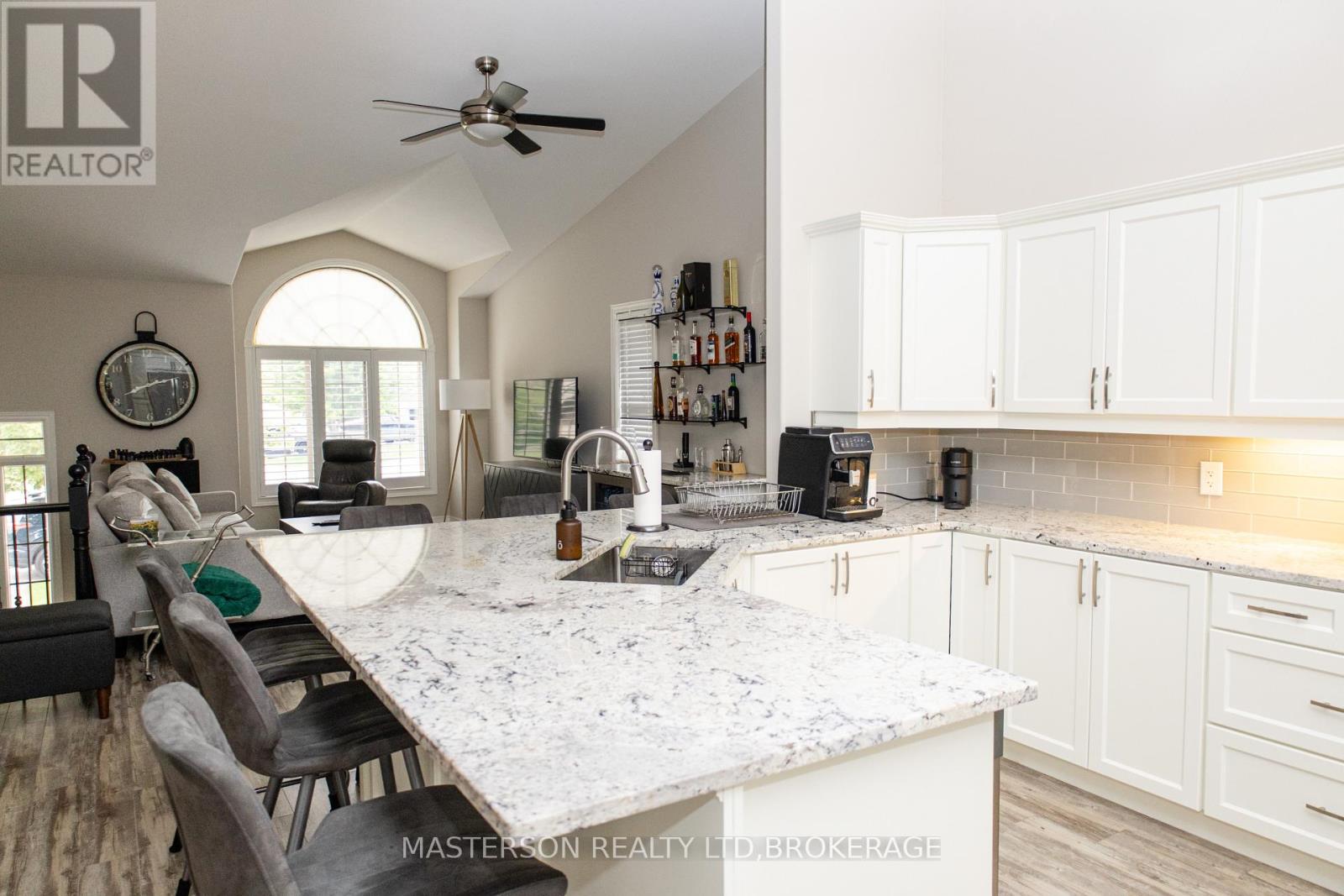 6662 Alina Court Property Photo 3