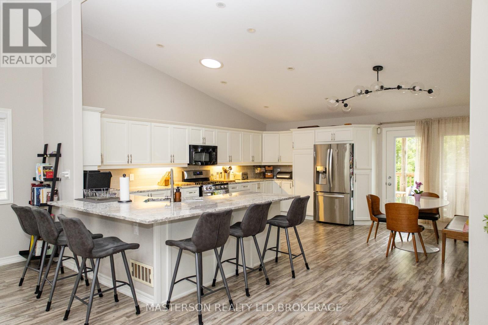6662 Alina Court Property Photo 6