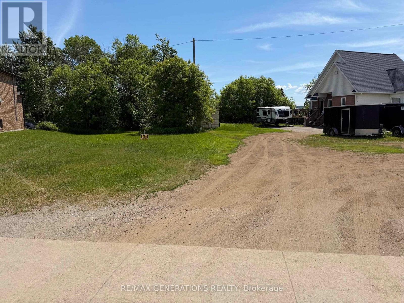 18 Front Street Property Photo 1