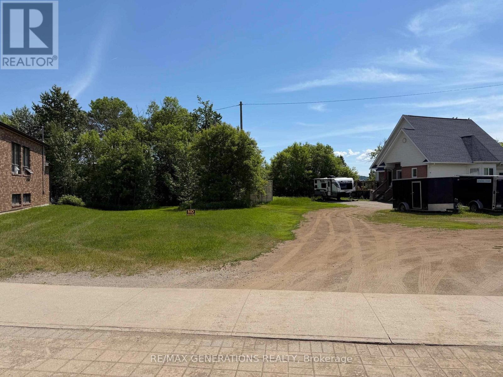 18 Front Street Property Photo 2