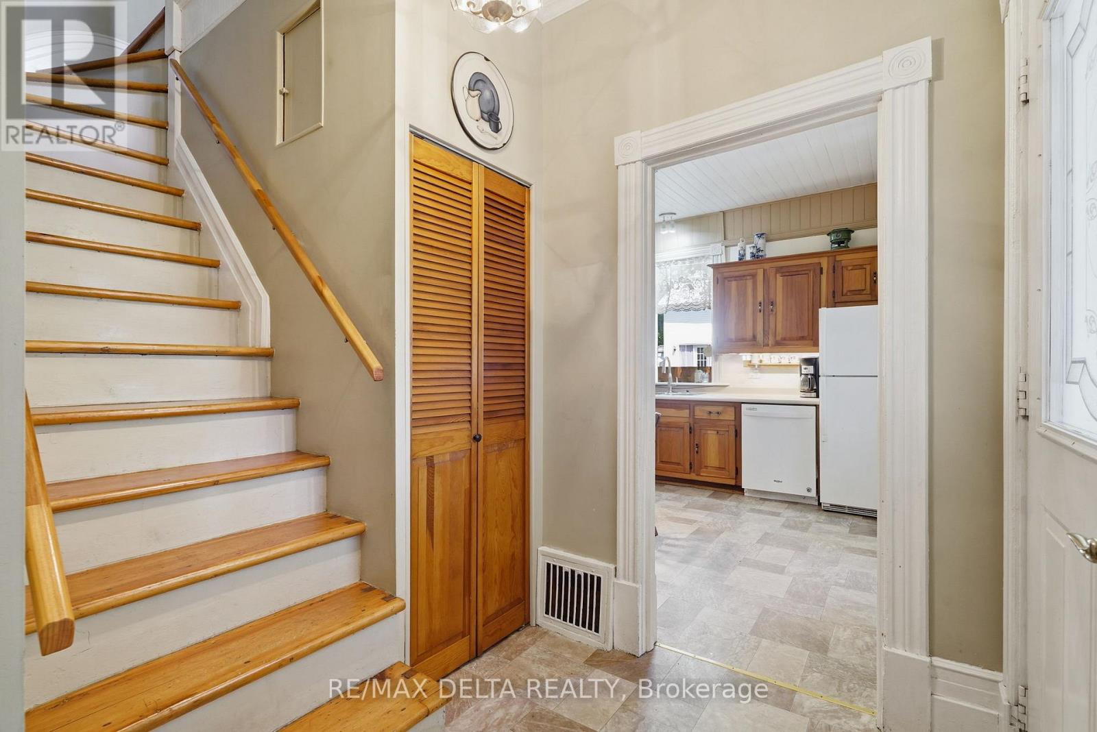28 Jay Street Property Photo 6