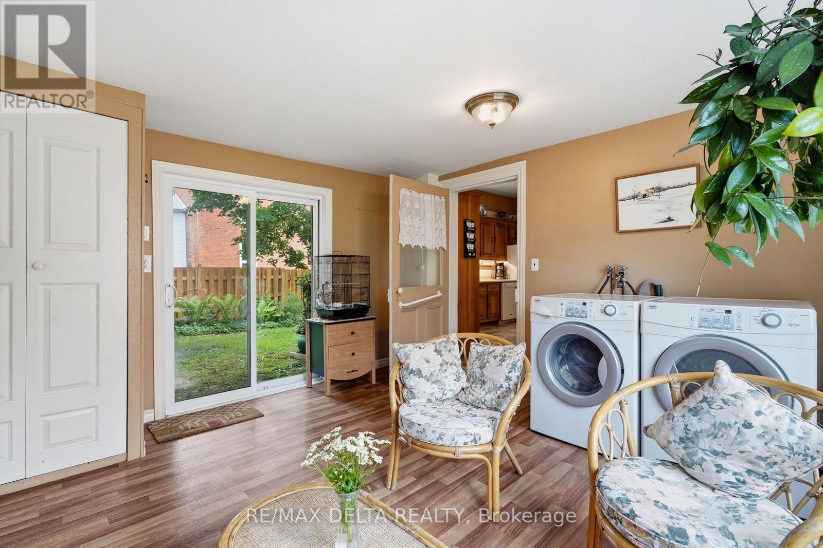 28 Jay Street Property Photo 15