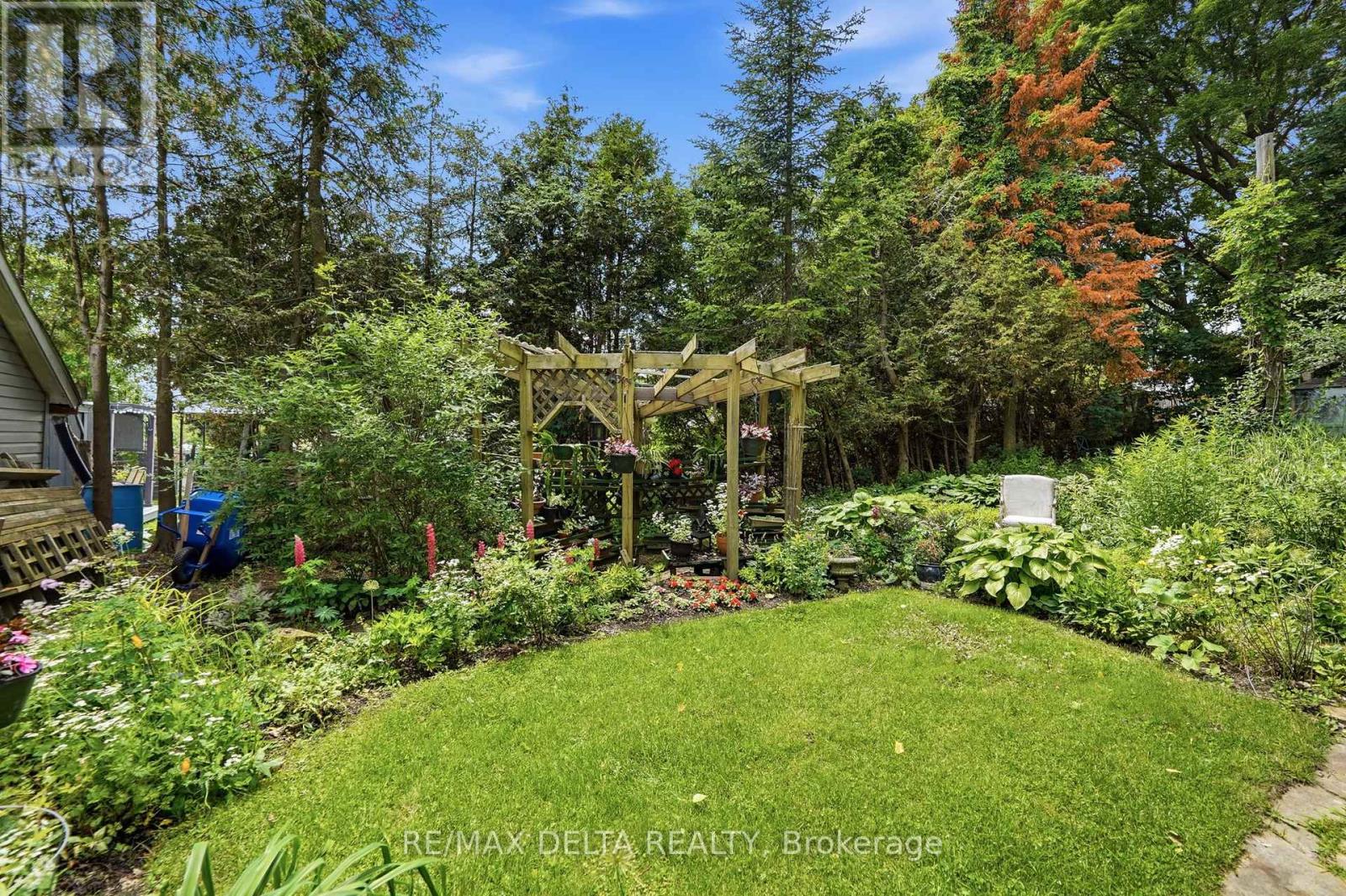 28 Jay Street Property Photo 33