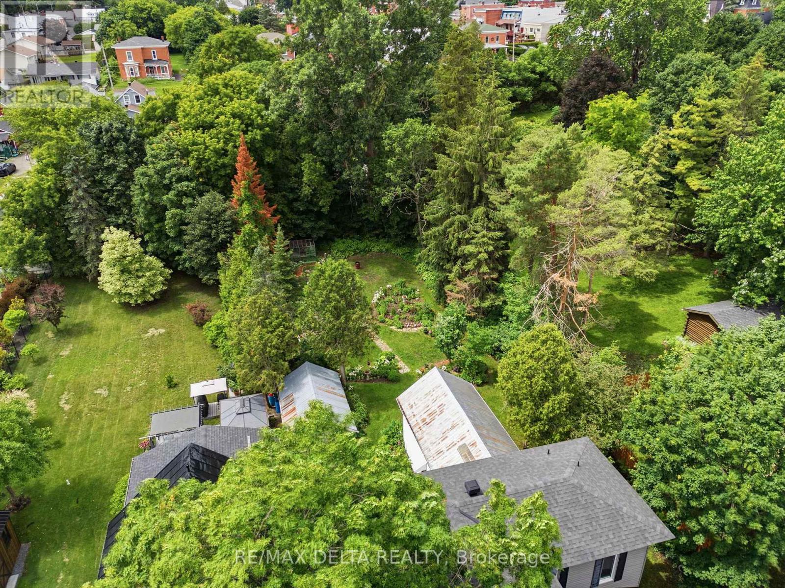 28 Jay Street Property Photo 38