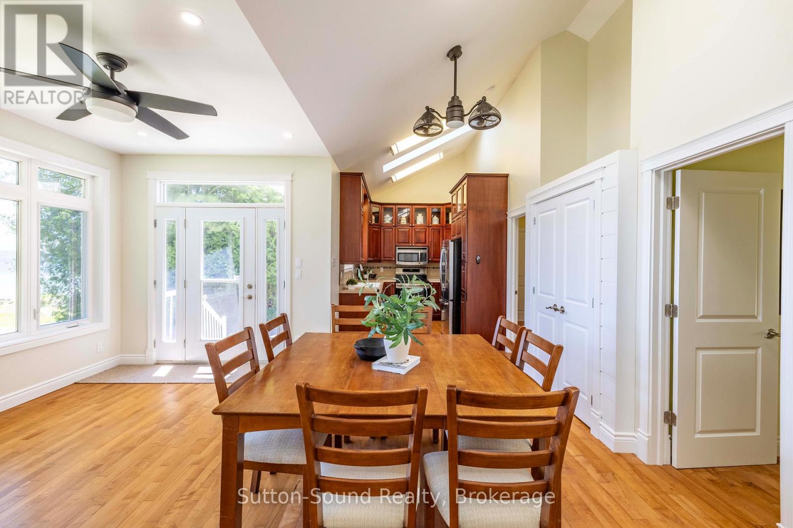 339605 Presqu'ile Road Property Photo 15