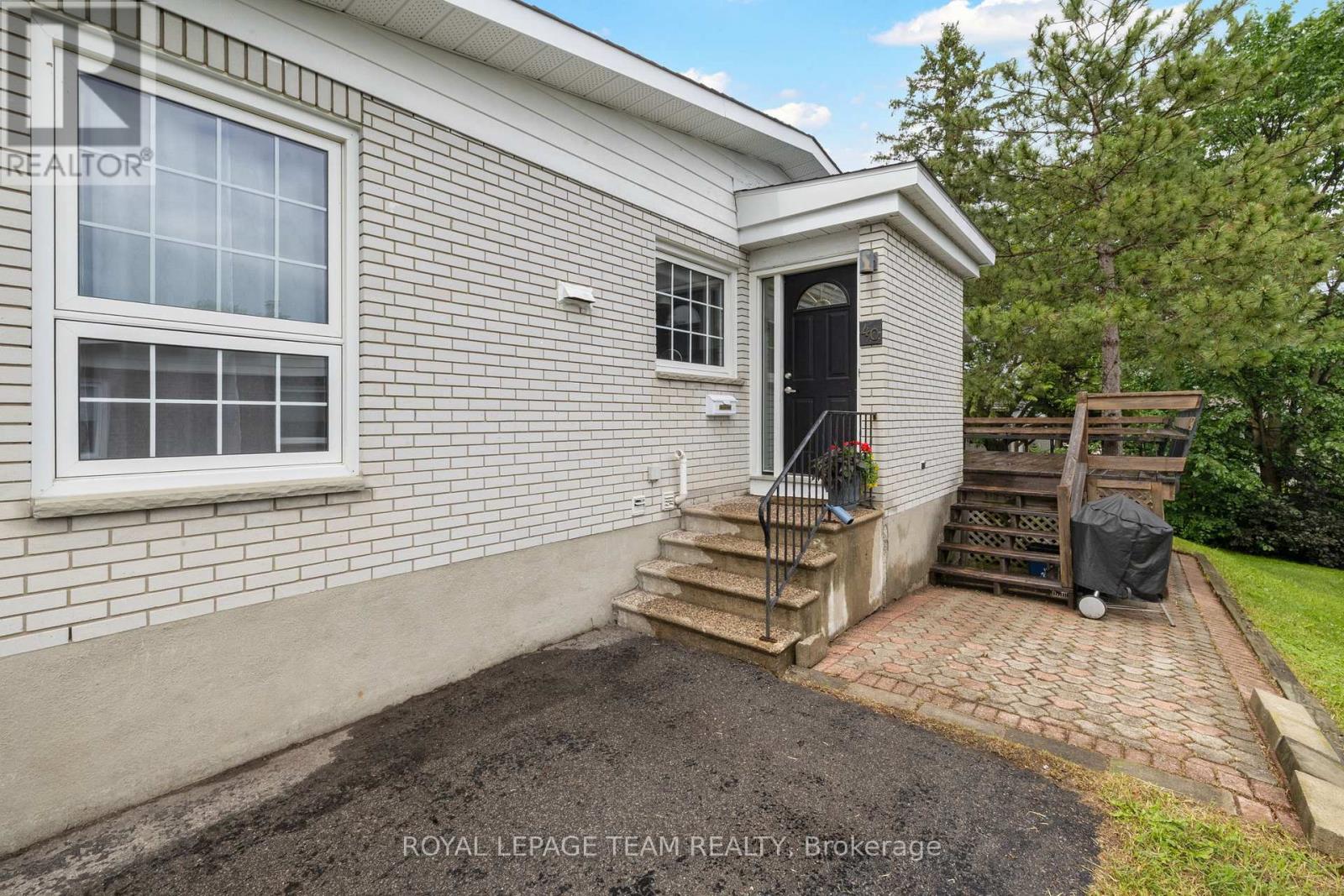 40 Woodmount Crescent Property Photo 3